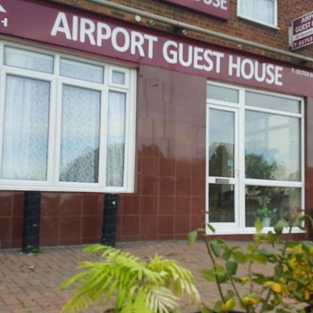 Airport Guest House 슬라우 외부 사진