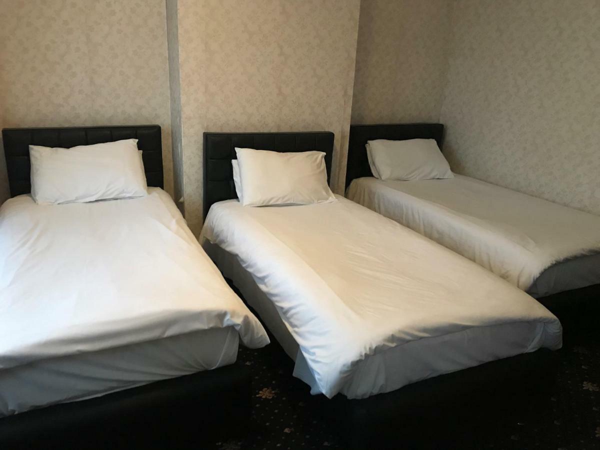 Airport Guest House 슬라우 외부 사진
