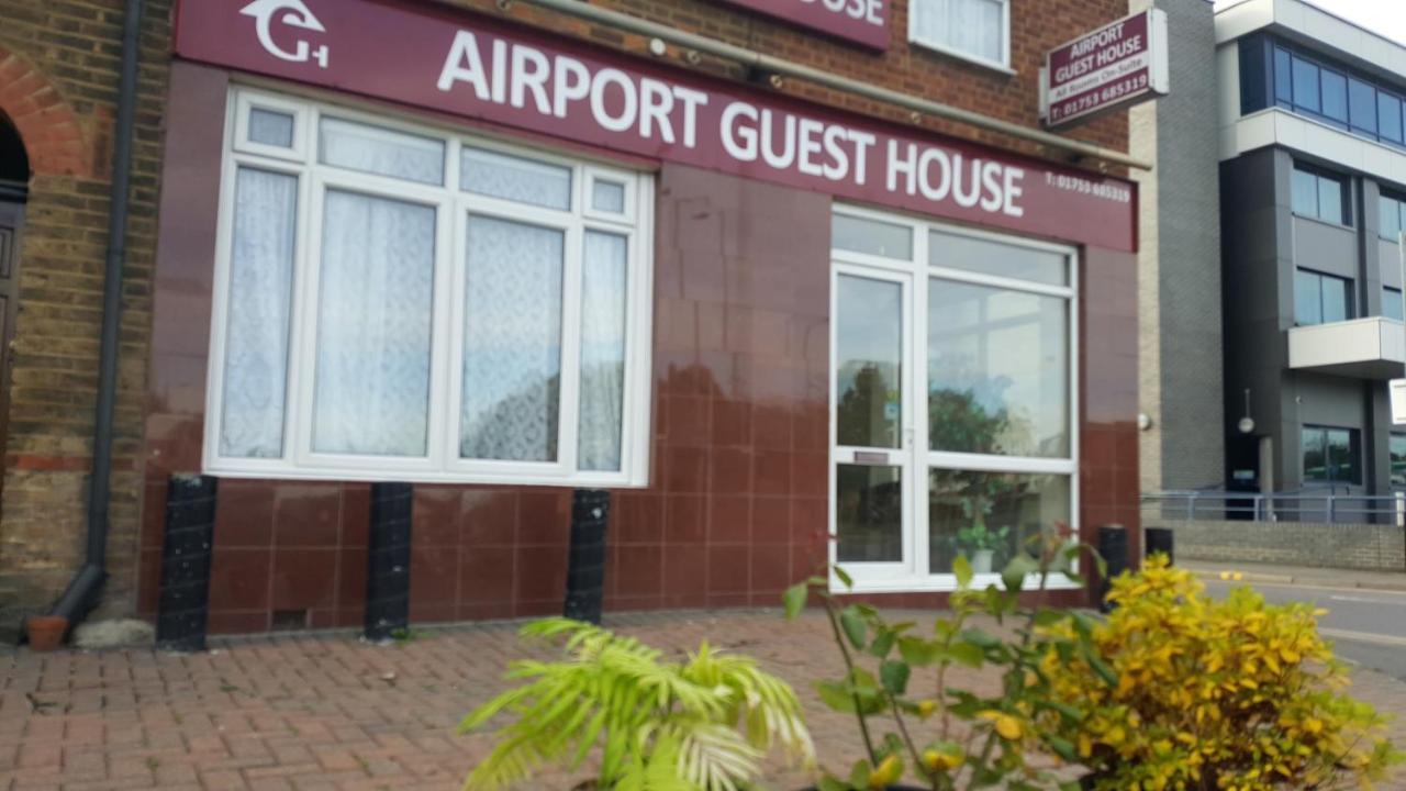 Airport Guest House 슬라우 외부 사진